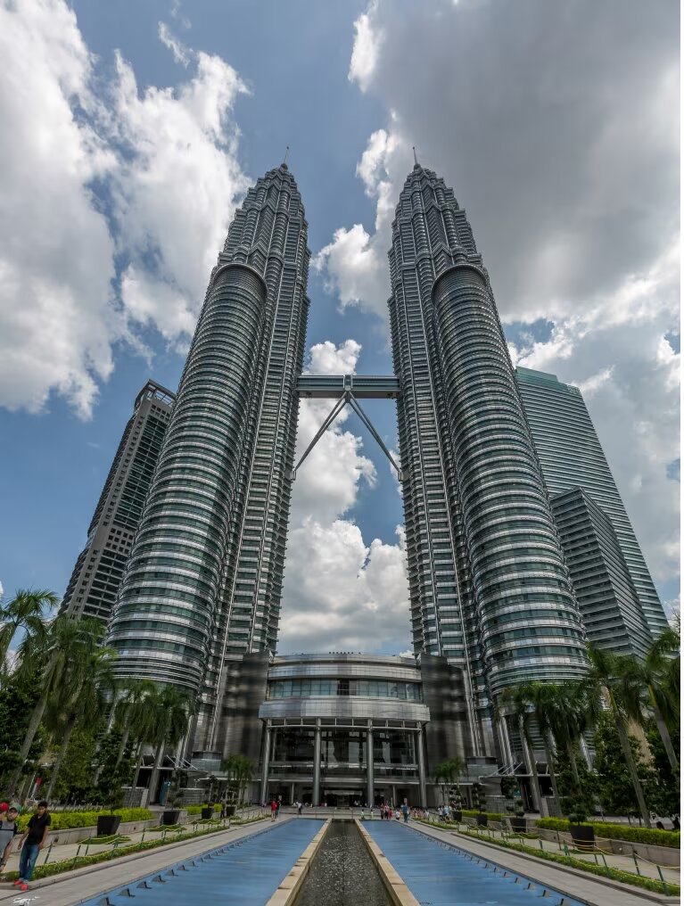 ساختمانهای که معماری سنتی را به چالش کشیدند