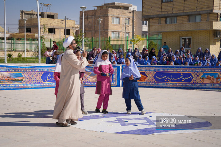 ویژه برنامه «قهرمانان کوچک»