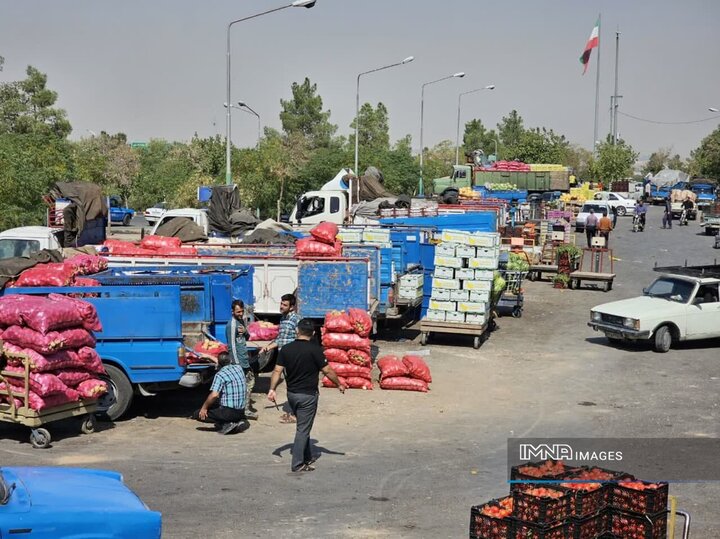 لزوم دریافت پروانه فعالیت اشتغال رانندگان حمل‌ونقل بار درون‌شهری اصفهان