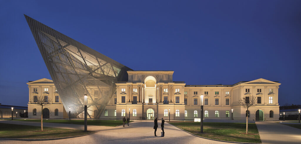 مدرنیته و تحول در طراحی فضاهای شهری؛ از سنت تا نوآوری