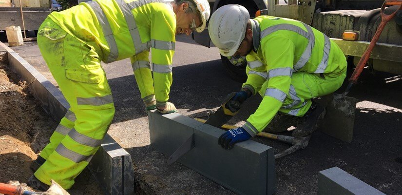 ابتکار شهر انگلیسی در استفاده از پلاستیک بازیافتی برای جدولهای خیابانی