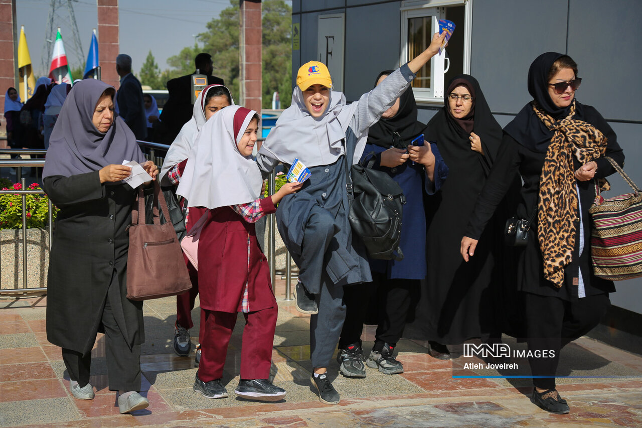 حضور بیسابقه اردوهای دانشآموزی در شهر رویاها + ایمنا