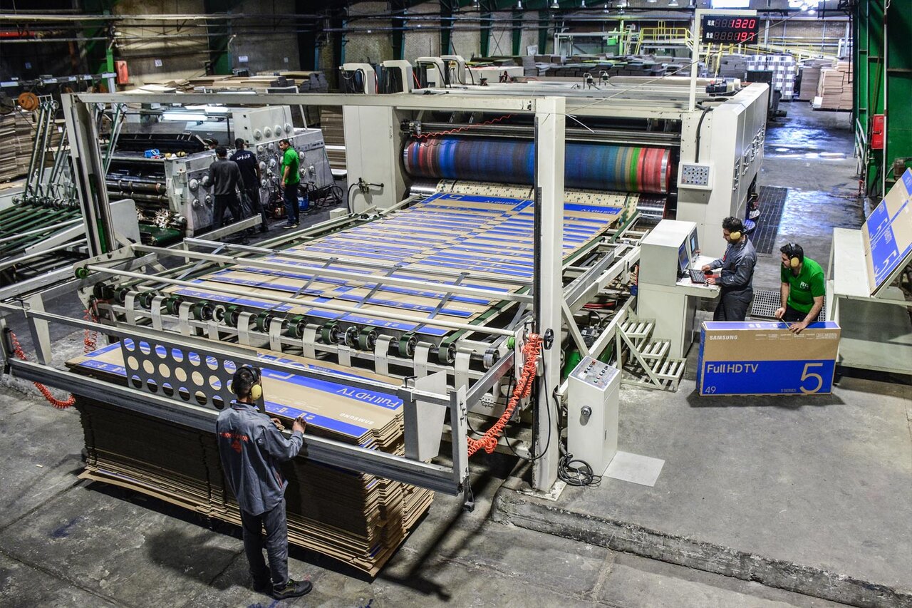 نگاهی به بزرگترین کارخانه تولید کارتن : پیشرو در صنعت بستهبندی