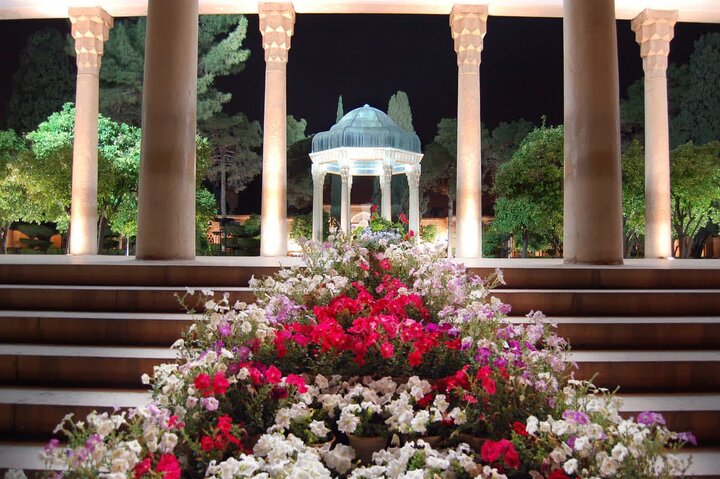 بازدید از آرامگاه حافظ تا ۲۰ مهر  رایگان است