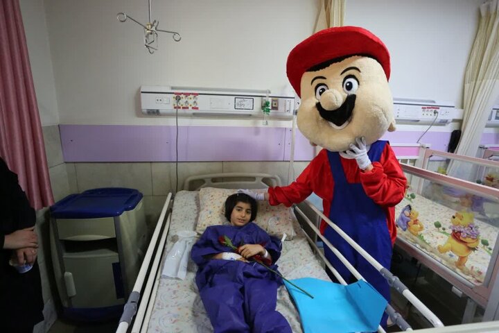 کام کودکان بستری در بیمارستان غرضی با جشنواره کودک شیرین شد