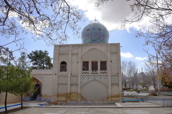 تخت فولاد باغ معنوی شهر اصفهان است