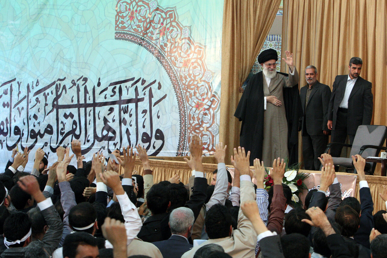 مروری بر تاریخیترین روز خراسان شمالی/ آغاز تحول با سفر رهبر انقلاب