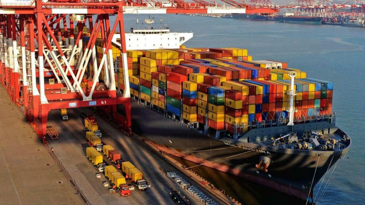 توسعه صادرات غیر نفتی ایران؛ راهبردی کلیدی برای خروج از اقتصاد تک محصولی