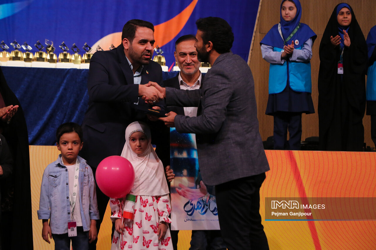 جشنوارهای به وسعت نصف جهان و زیبایی نقش جهان