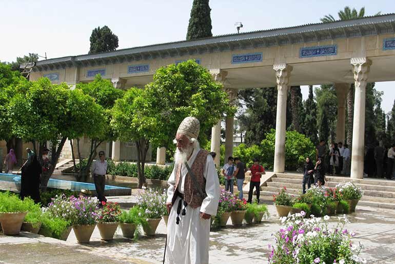 گشت و گذار در حافظیه؛ نغمههای غزل در سایهسار لسانالغیب