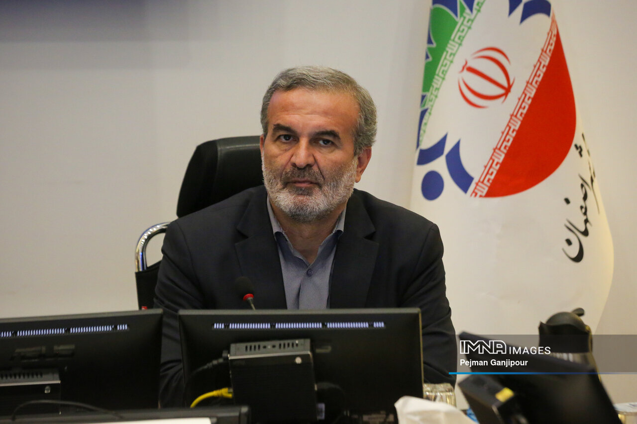 چهره شهر در آینه تابلوها؛ گفتوگوی خاموش رنگ و نظم