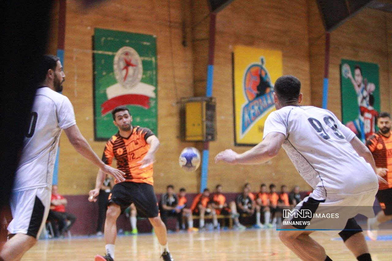 روند طوفانی لارستانیها/ پیروزی طلاییپوشان اصفهان در اراک و گچساران