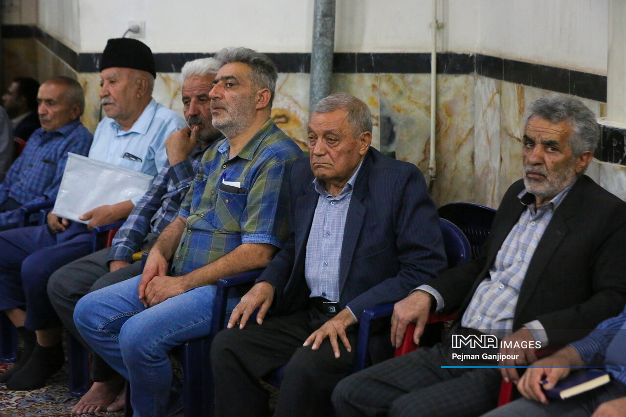 اهالی منطقه ۱۱ در دیدار با شهردار اصفهان چه گفتند؟