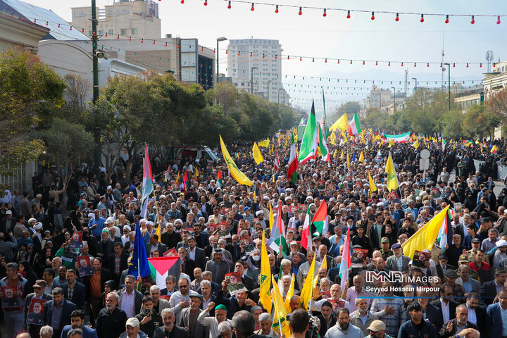 تشییع سردار شهید عباس نیلفروشان در مشهد