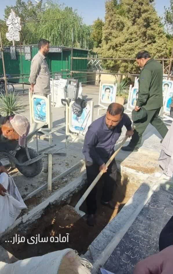 آمادهسازی مزار شهید نیلفروشان در گلستان شهدای اصفهان+ تصاویر