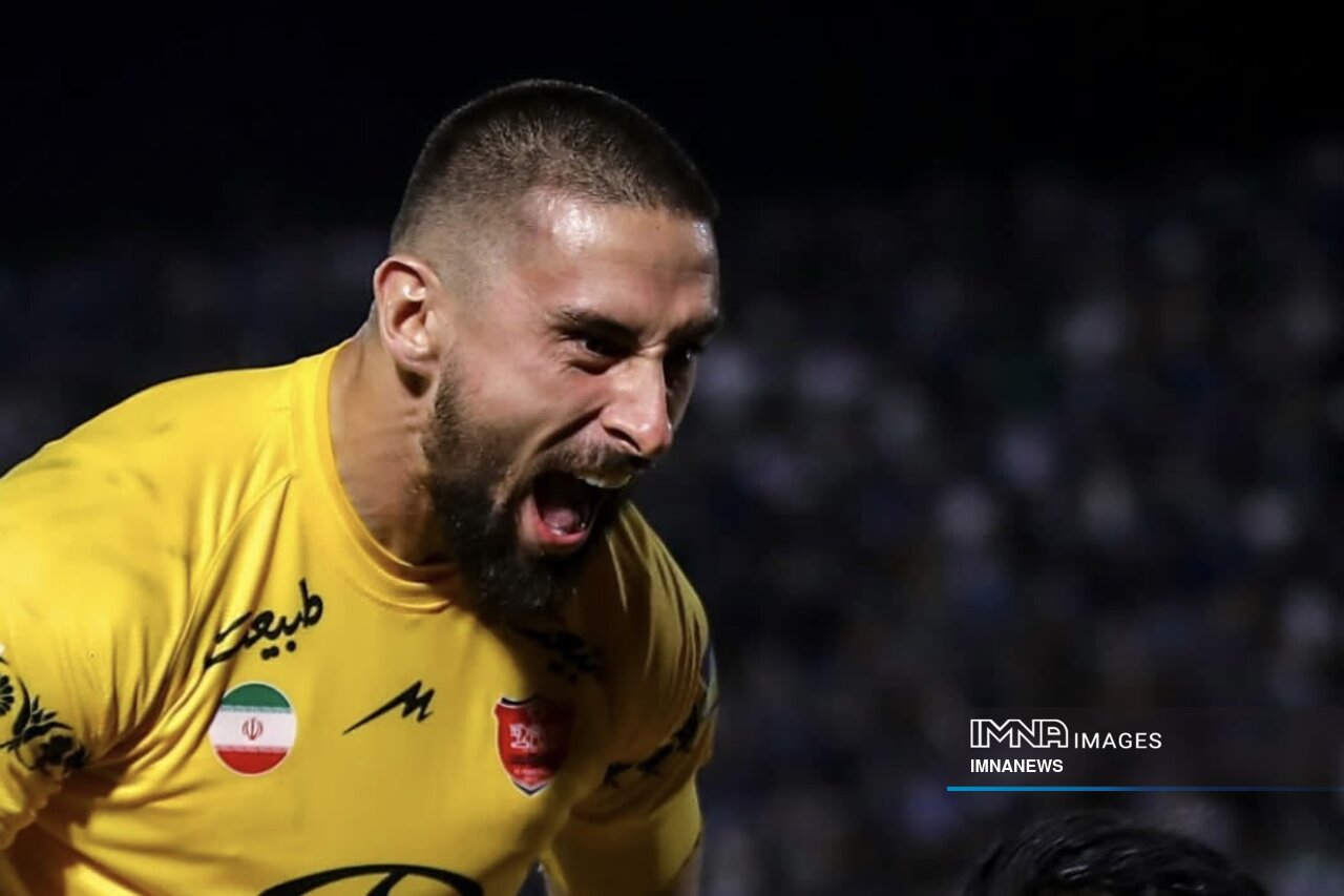 سبک دروازهبانی الکسی گندوز مانند سیدمهدی رحمتی است