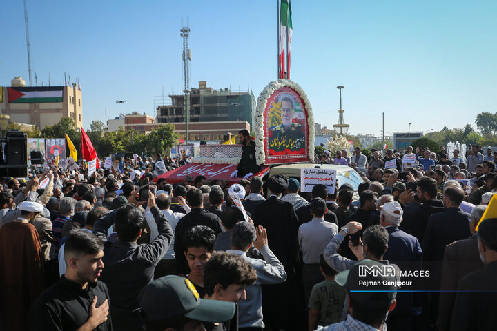 پیکر شهید نیلفروشان به گلستان شهدا رسید