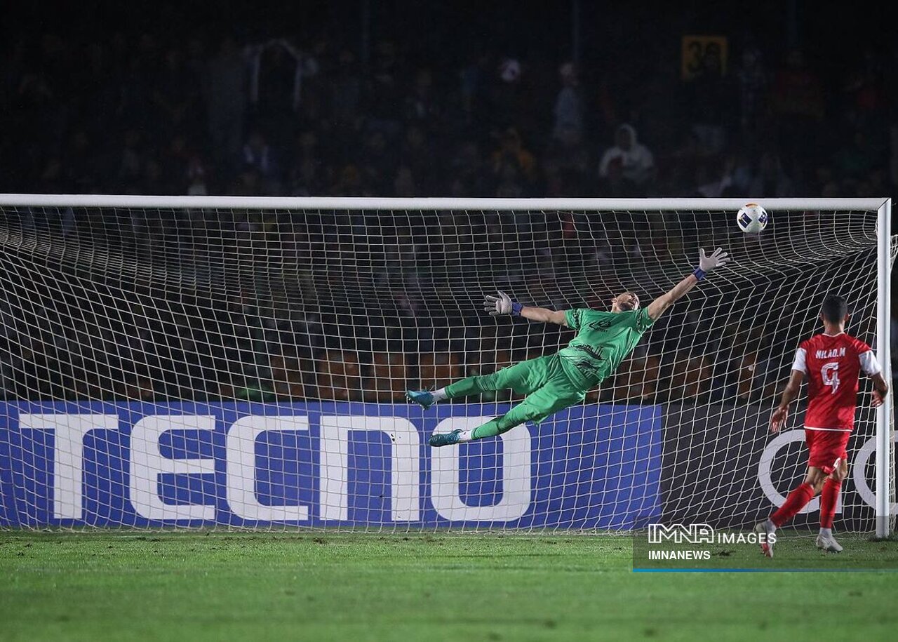 سبک دروازهبانی الکسی گندوز مانند سیدمهدی رحمتی است