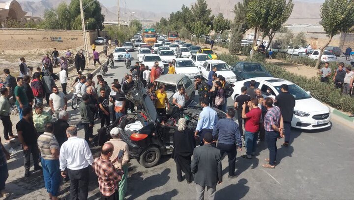 مصدوم و فوت شدن ۴ نفر در پی تصادف دو خودرو در خمینی‌شهر