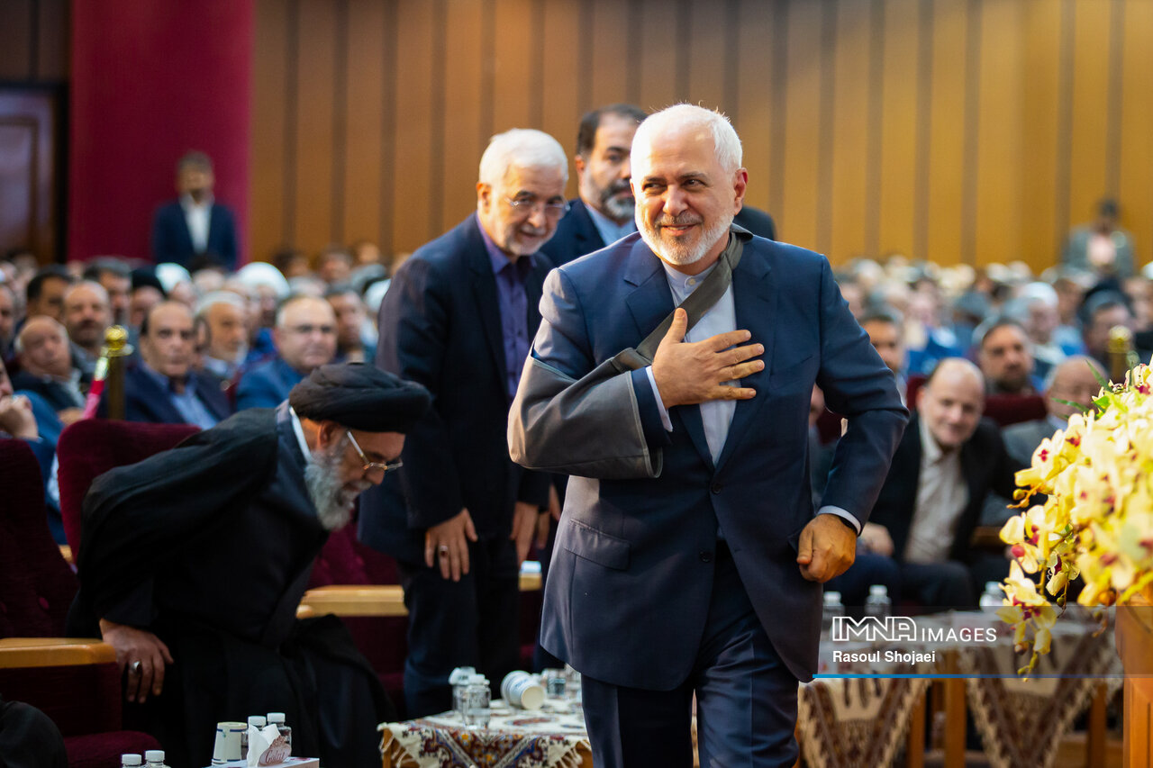 فرصتهایی که به توان وفاق رسید؛ ضعفهایی که زیر رادیکال میروند