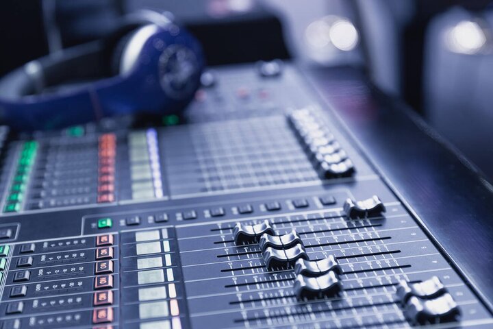 خرید میکسر صدا (میکسر آنالوگ و میکسر دیجیتال) خرید میکسر صدا (میکسر آنالوگ و میکسر دیجیتال)