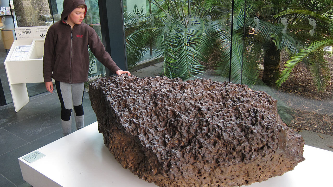 شهابسنگهای زمین از برخوردهای اخیر سیارکی سرچشمه میگیرند