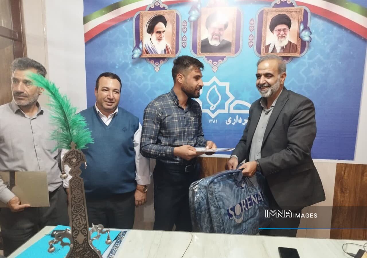 حماسهسازان اربعین حسینی در استان اصفهان تجلیل شدند