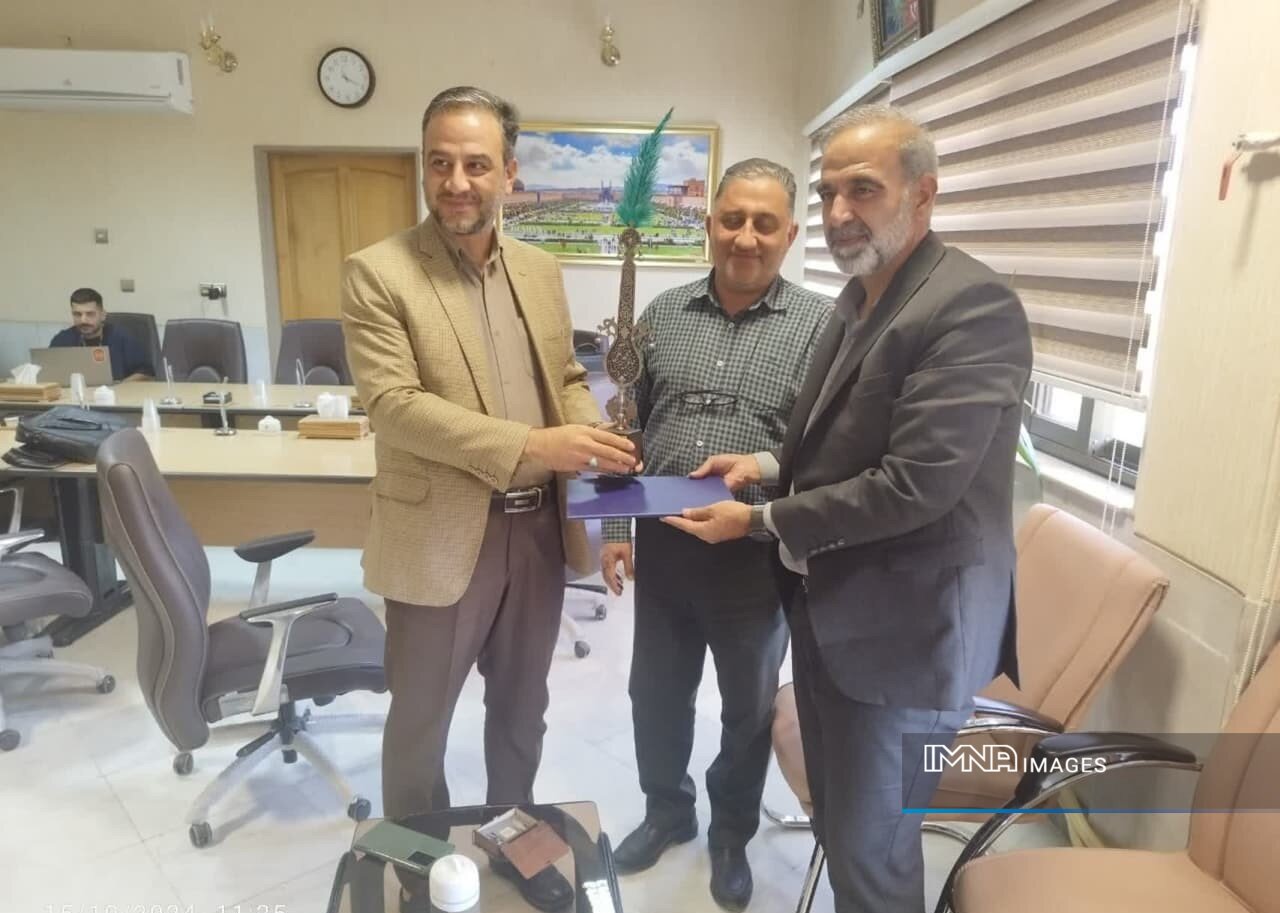 حماسهسازان اربعین حسینی در استان اصفهان تجلیل شدند