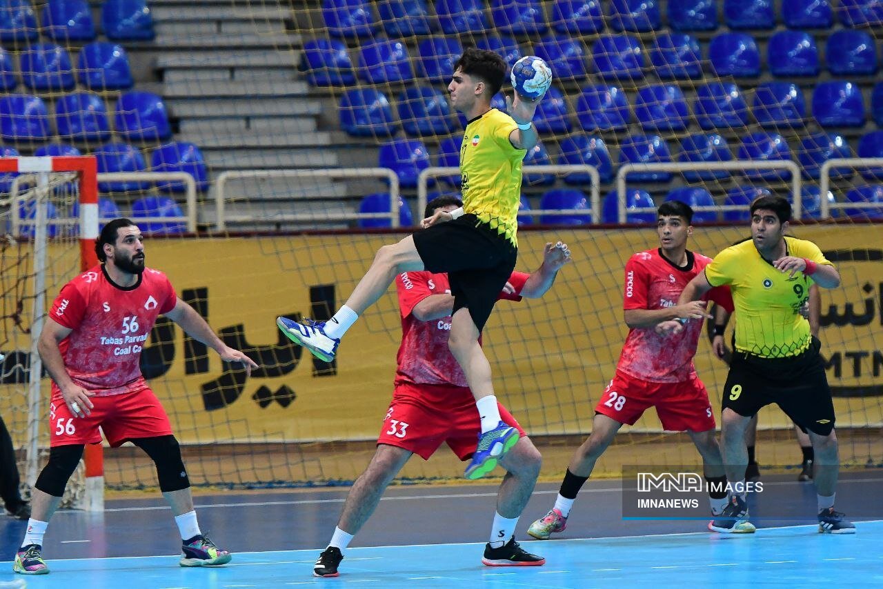 تثبیت صدرنشینی طلاییها/ شکست گیتیزنها در دقایق پایانی