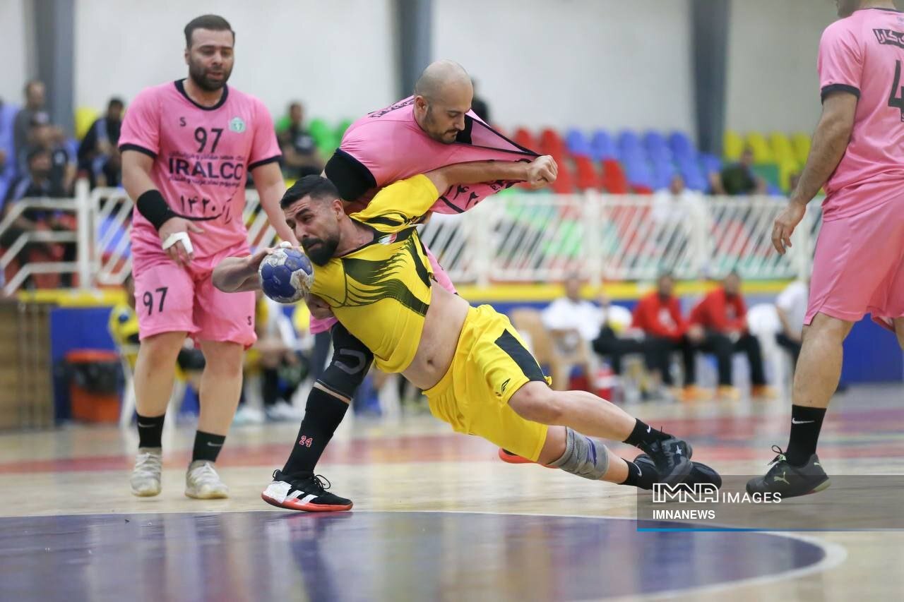 تداوم شکستهای گیتیپسند/ پیروزی میلیمتری لارستانیها