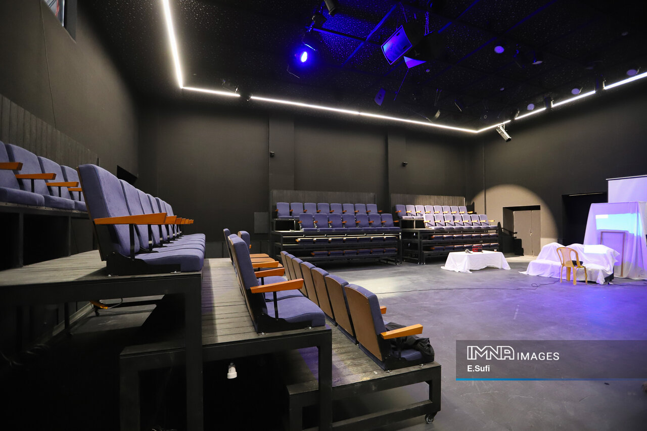 نغمههای خاموش و سرنوشت تئاتر در دنیای پر سر و صدای هنر