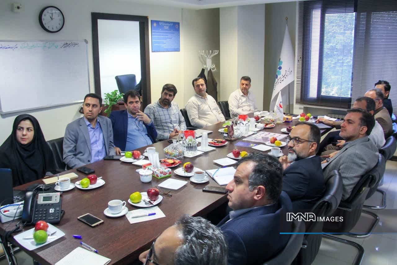 لزوم توجه به یکپارچگی مدهای حملونقلی شهر اصفهان/ کارت منزلت نیاز به تحول اساسی دارد