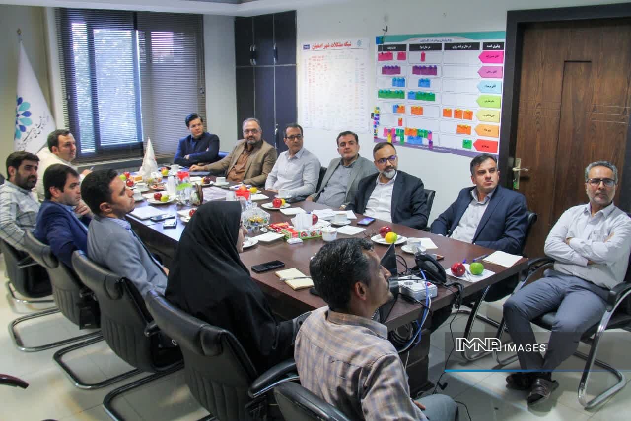 لزوم توجه به یکپارچگی مدهای حملونقلی شهر اصفهان/ کارت منزلت نیاز به تحول اساسی دارد