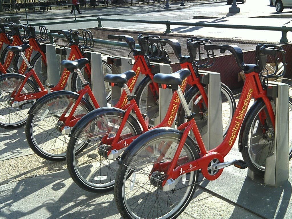 ترویج تردد پایدار با ایستگاههای دوچرخه خورشیدی