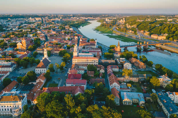 کشورهایی که از بعضی منابع طبیعی و زیرساختی بینصیب ماندهاند