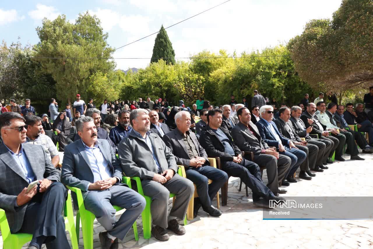 مسیر ارتباطی روستای گردشگری خنامان بهبود می‌یابد