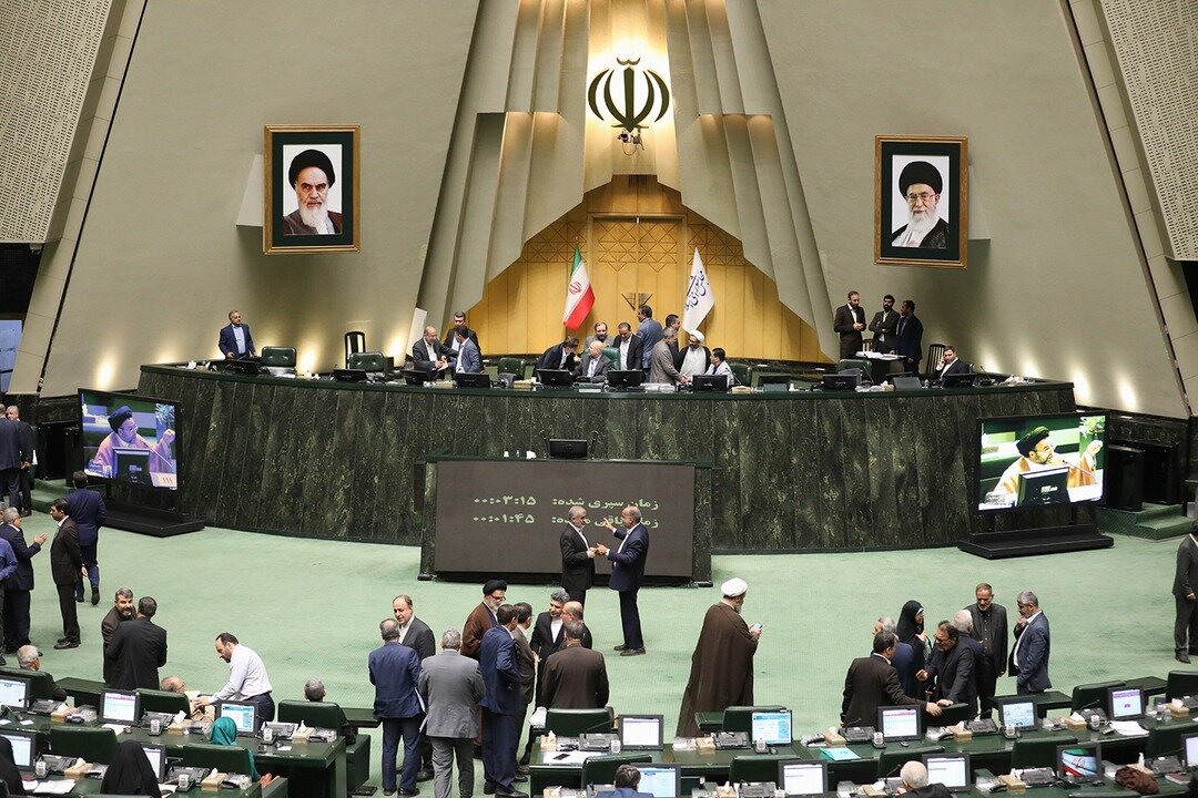 از رد شایعه توافق ایران با تلگرام تا احداث ۸ نیروگاه هسته ای جدید در ایران