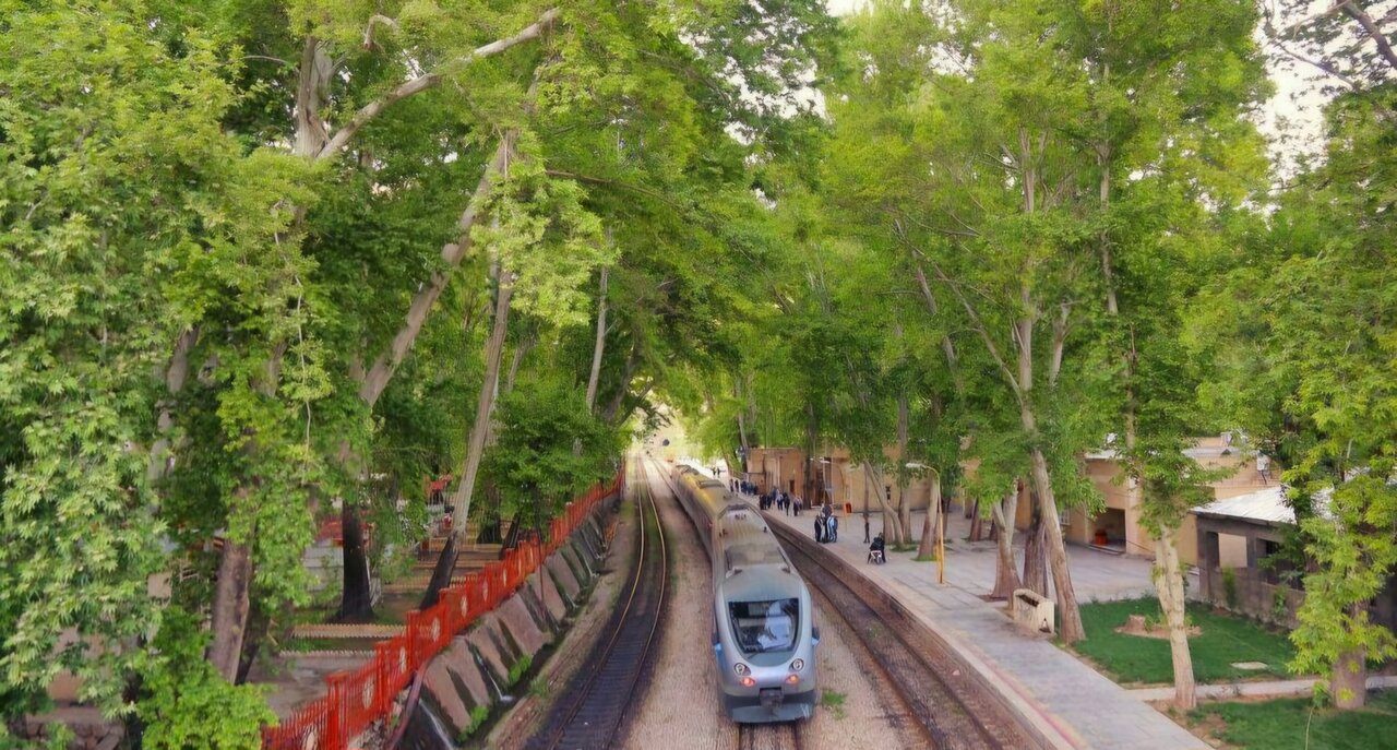 گردشگری ریلی ایران، سفری به مناظر بکر و جاذبههای فرهنگی