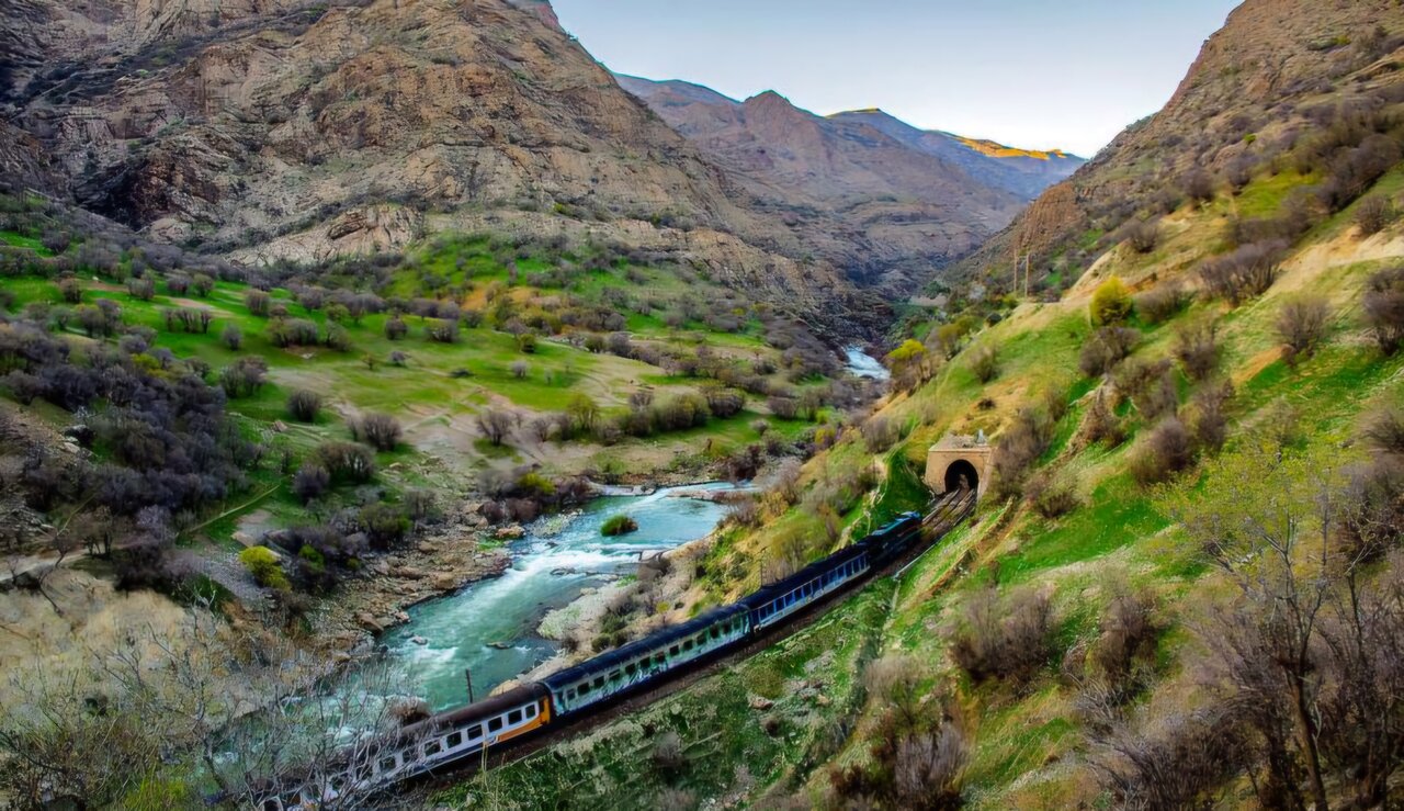 گردشگری ریلی ایران، سفری به مناظر بکر و جاذبههای فرهنگی