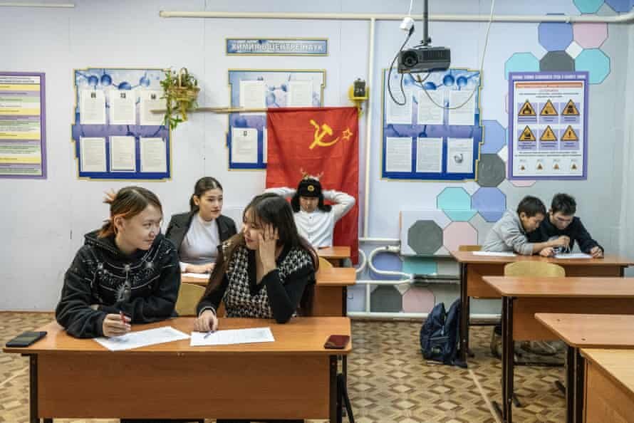 مردم در سردترین نقطه زمین چگونه زندگی میکنند؟