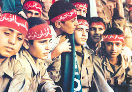 مشق عشق دانشآموزان در کلاس انقلاب