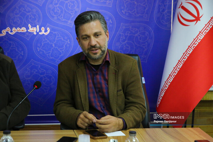 بازدید مدیران بسیج رسانه از کارخانه پلی‌اکریل اصفهان