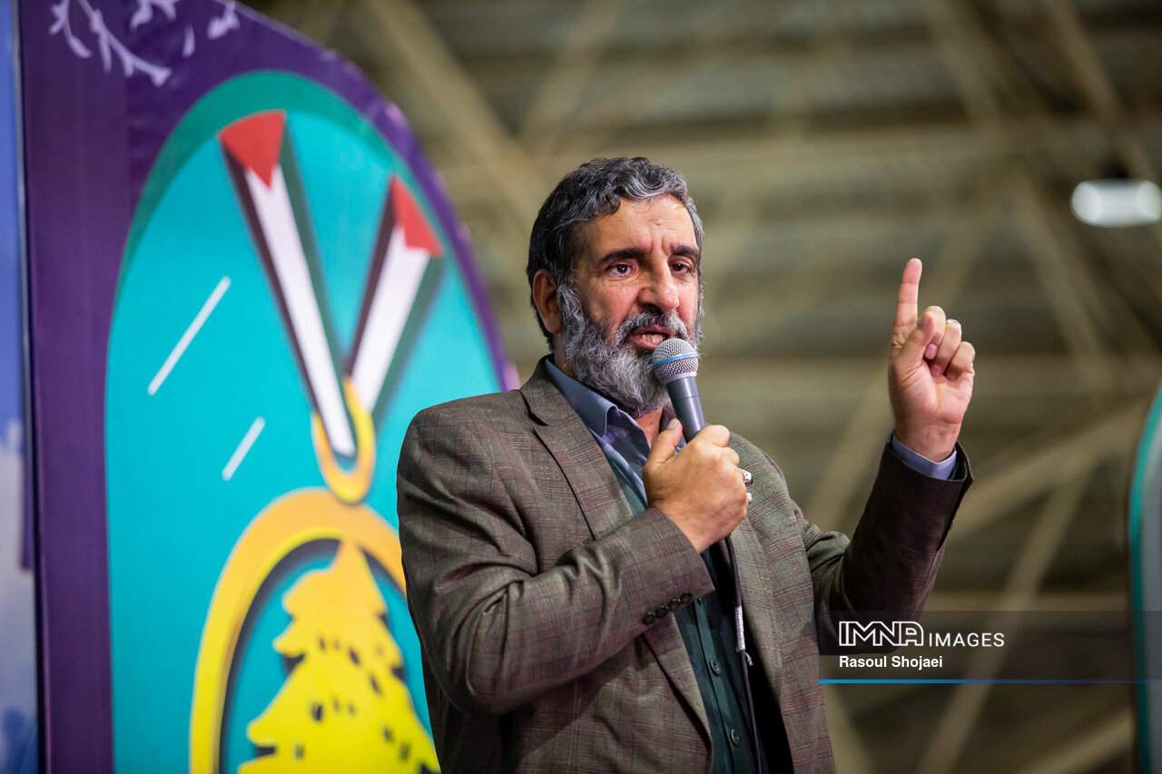 اینجا نه از فدا کردن جان باکی هست و نه مال