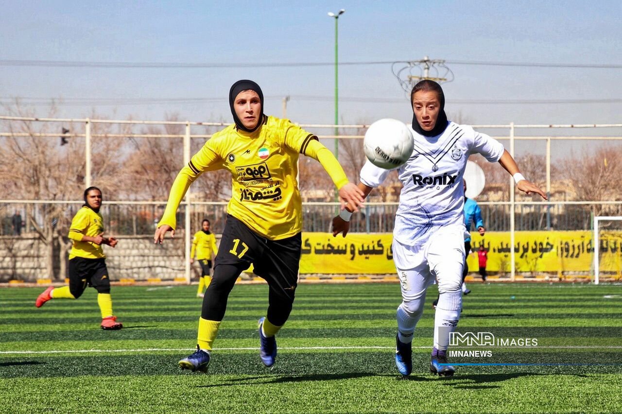 یک قهرمانی با سپاهان به لیگ‌برتر بدهکار هستم