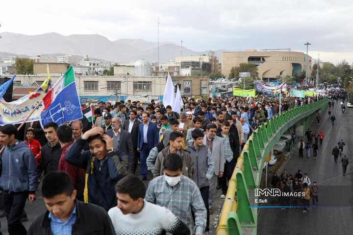 راهپیمایی 13 آبان در اراک