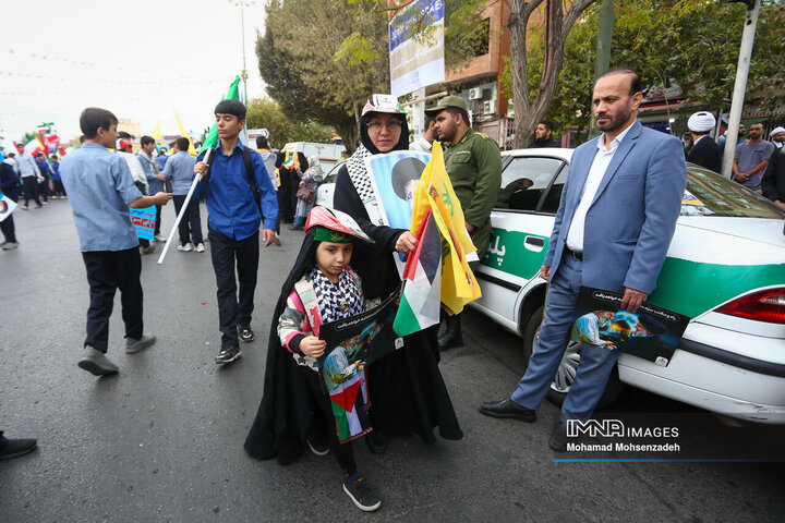 راهپیمایی 13 آبان در قم