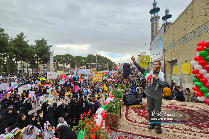 راهپیمایی 13 آبان در نجف آباد