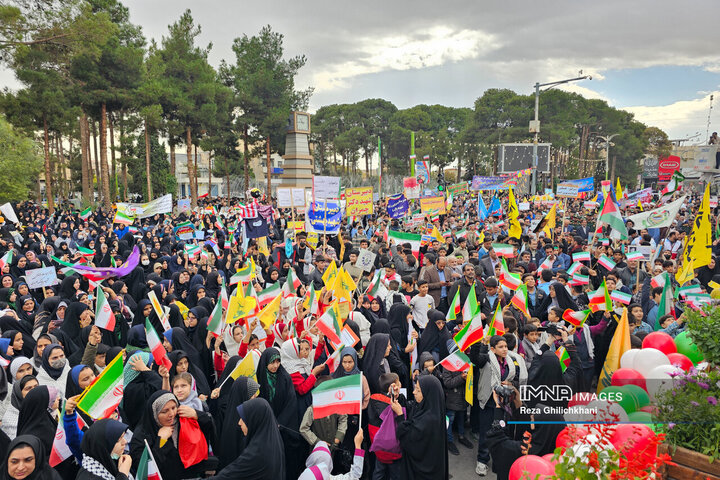 راهپیمایی 13 آبان در نجف آباد