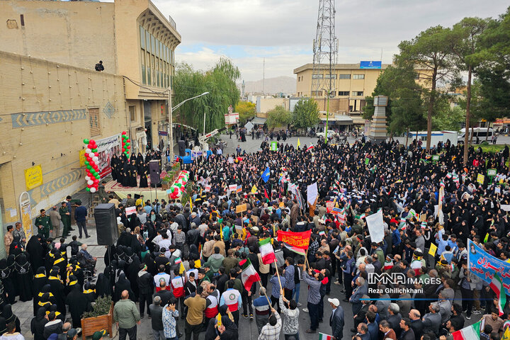 راهپیمایی 13 آبان در نجف آباد