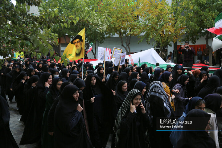 راهپیمایی 13 آبان در شهرکرد